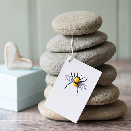 Gift Tags with a Bee, pack of 6